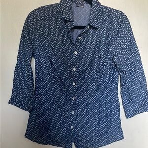 Van Heusen Navy Floral Button-Up Shirt. S/P. 3/4 sleeves. So pretty. Nice.